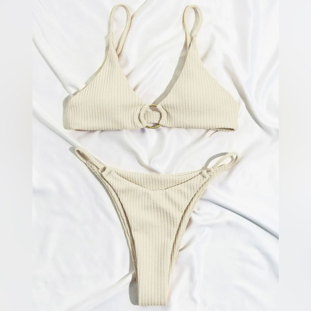Creme Bikini